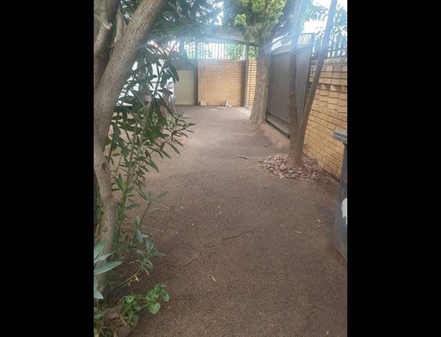 3 BEDROOM HOUSE FOR SALE IN CHIAWELO